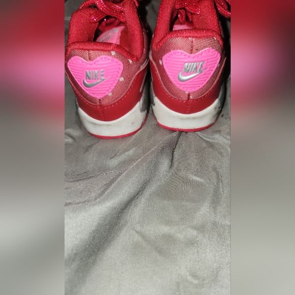 GENTLY USED!! Nike Girls' Air Max 90 Print Running Sneaker - Picture 7 of 8